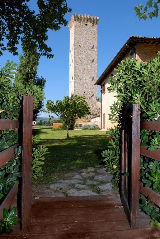 Agriturismo Le Due Torri - Torre Quandrano Cannara Zewnętrze zdjęcie